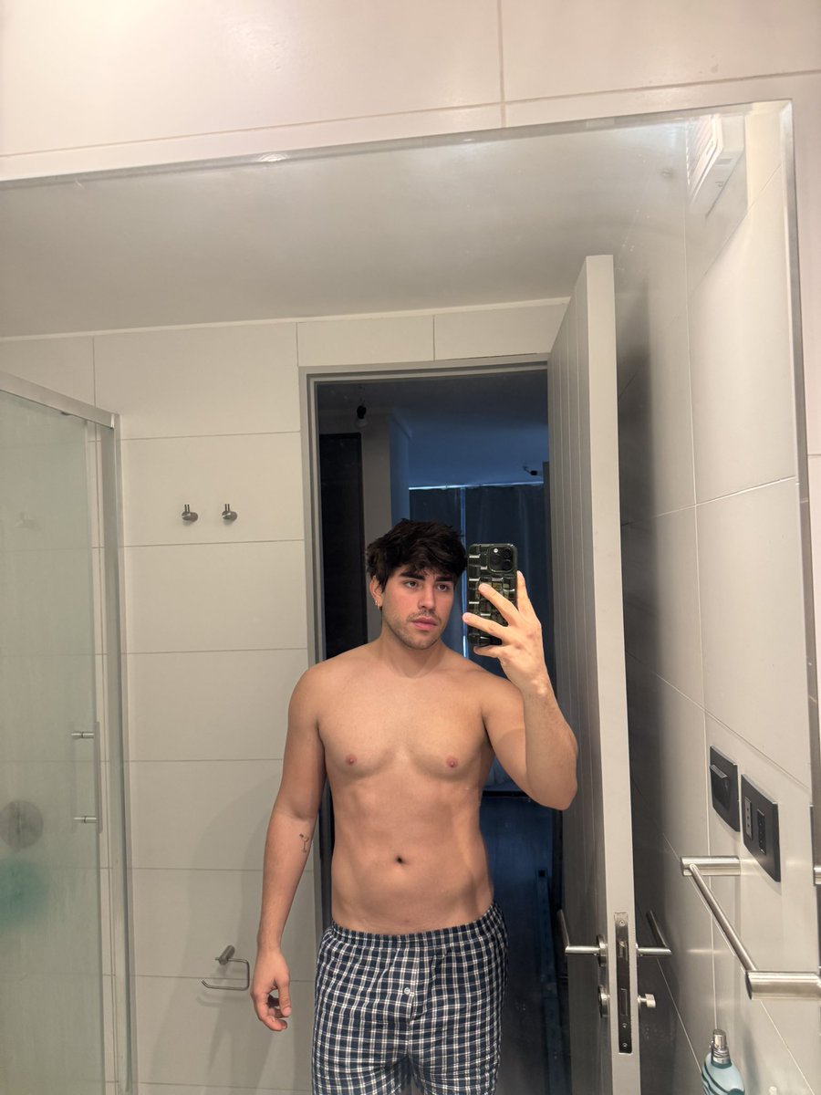 cleivermarquez's tweet photo. 😋🥵 https://t.co/ZrwalcbCkG