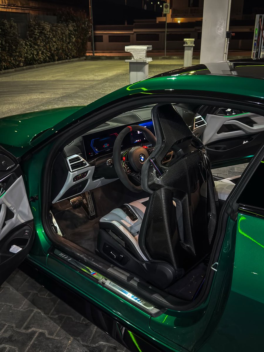 TheAutoHub's tweet photo. G80 M4 Competition https://t.co/hK79be24Qj