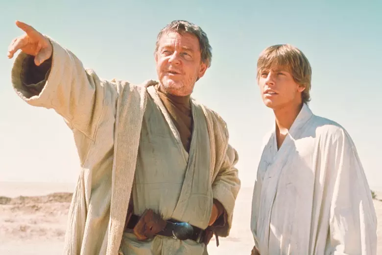 ZatheusR's tweet photo. @joshblaster_ @ILoveToTalkFilm Look, Uncle Owen is wearing "Jedi Robes"! https://t.co/D2RvjVOK0T