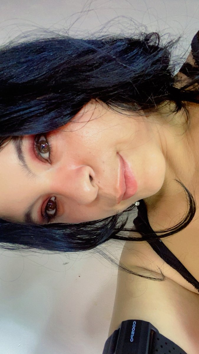 cassandraprett6's tweet photo. Kiss... https://t.co/qcG7wilQEp
