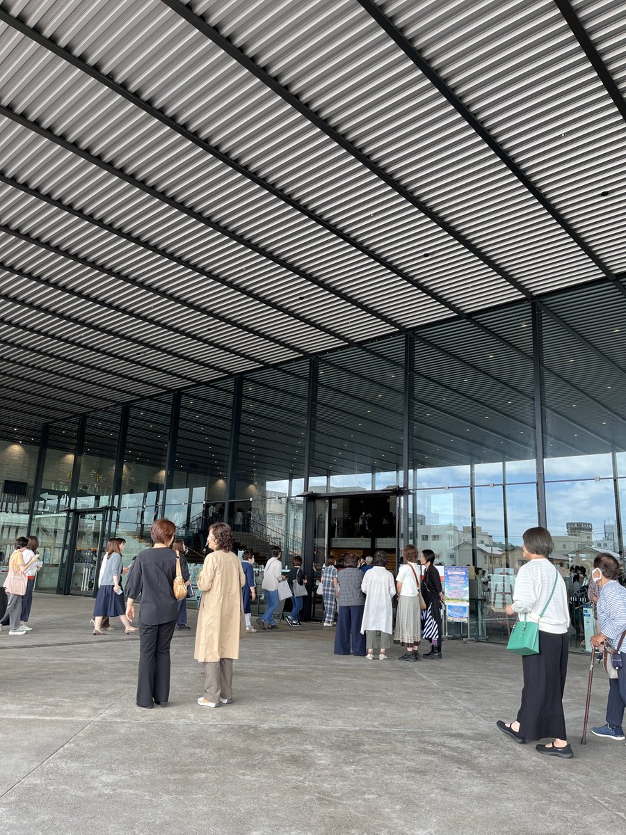 nao087's tweet photo. 観音寺に清塚信也ピアノコンサートに来てます。
初めての観音寺市民会館。
立派ですね！

#清塚信也
#ハイスタッフホール https://t.co/lSJUPS2y0p