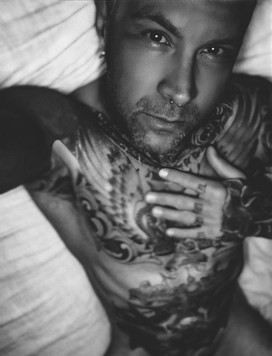 itsJohnnyBlack's tweet photo. Please, take your seat https://t.co/CDsngr0KVC