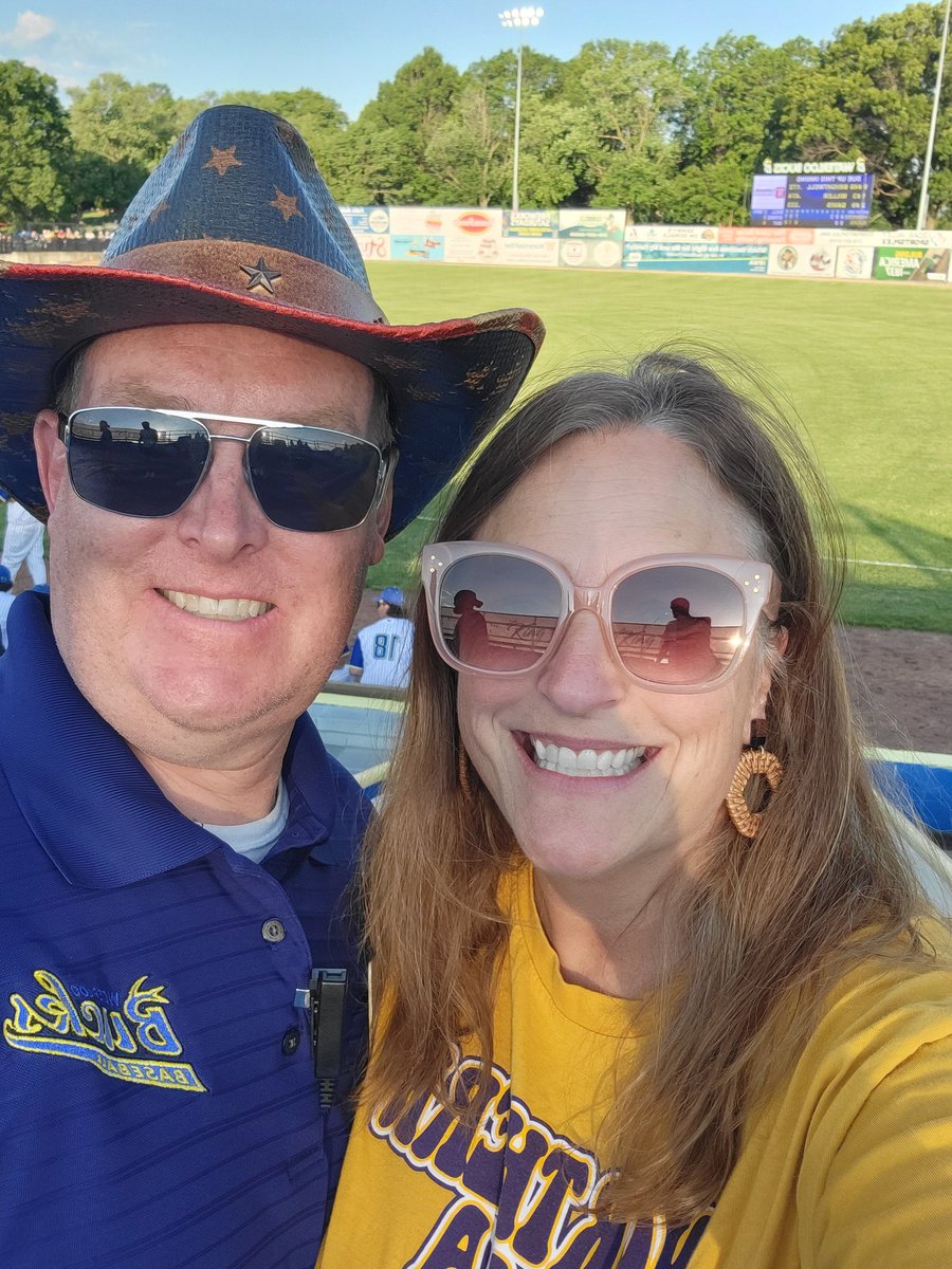 TyllieCorbin's tweet photo. It's a beautiful night for some @waterloobucks baseball! #bucksselfie #antlersup https://t.co/5p8RI1iZ4b