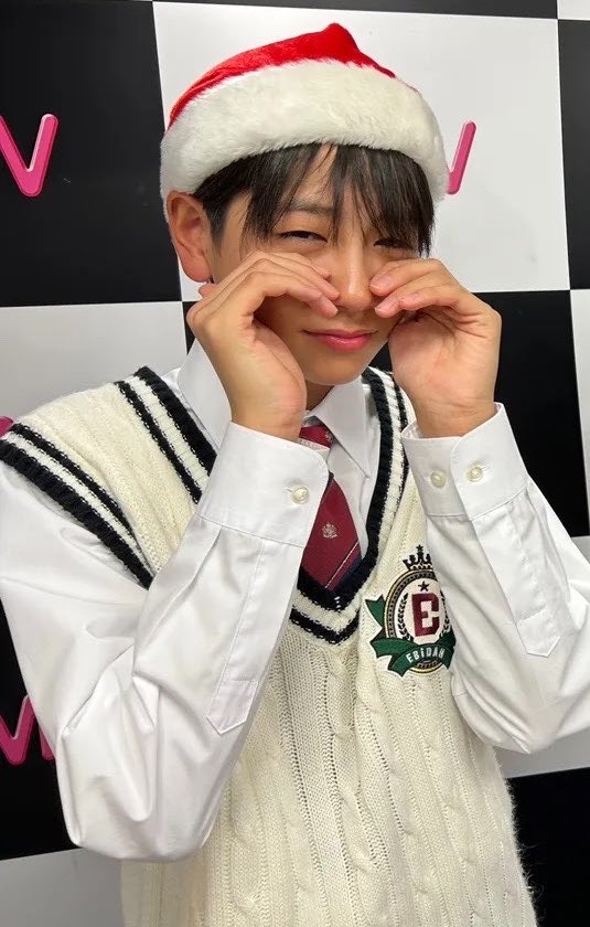 ryomapanda's tweet photo. お菓子くれないと泣いちゃうぞ‼️ https://t.co/vySYrB7ZwP