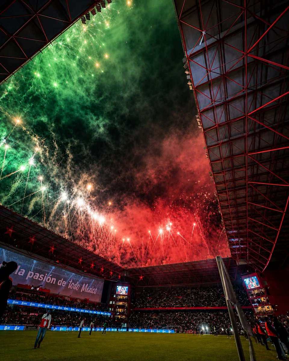 Piters_Estay's tweet photo. El estadio más hermoso del mundo. https://t.co/oTxp6bkQBU
