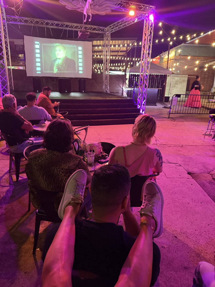 goddess_maddiii's tweet photo. Your my human foot stool tonight https://t.co/mYGy10yARj