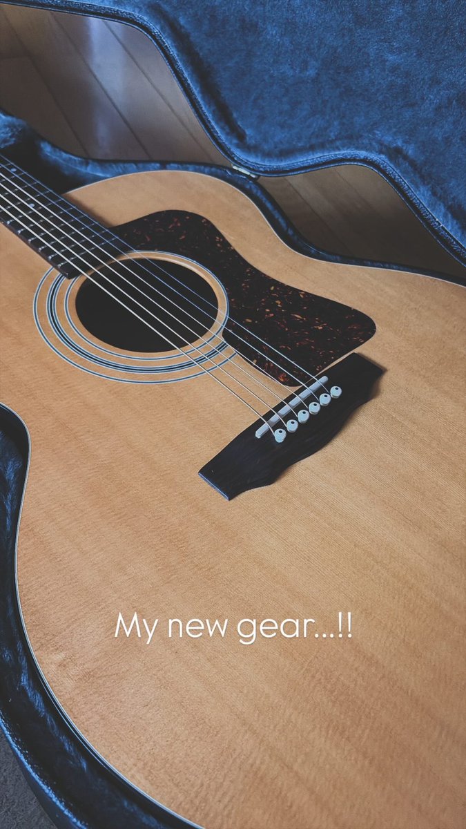Charcoco_gt's tweet photo. ギターの調子が悪かったので
10年以上頑張ってくれた
コスパ最強Fenderちゃんは引退です。

そしてニューギターを手に入れました🔥✨

この子でライブするの楽しみやな〜😌！
何故か6月sukima.以外ライブないので
お披露目は少し先になりそう🫢笑 https://t.co/SDs3lKmTbW