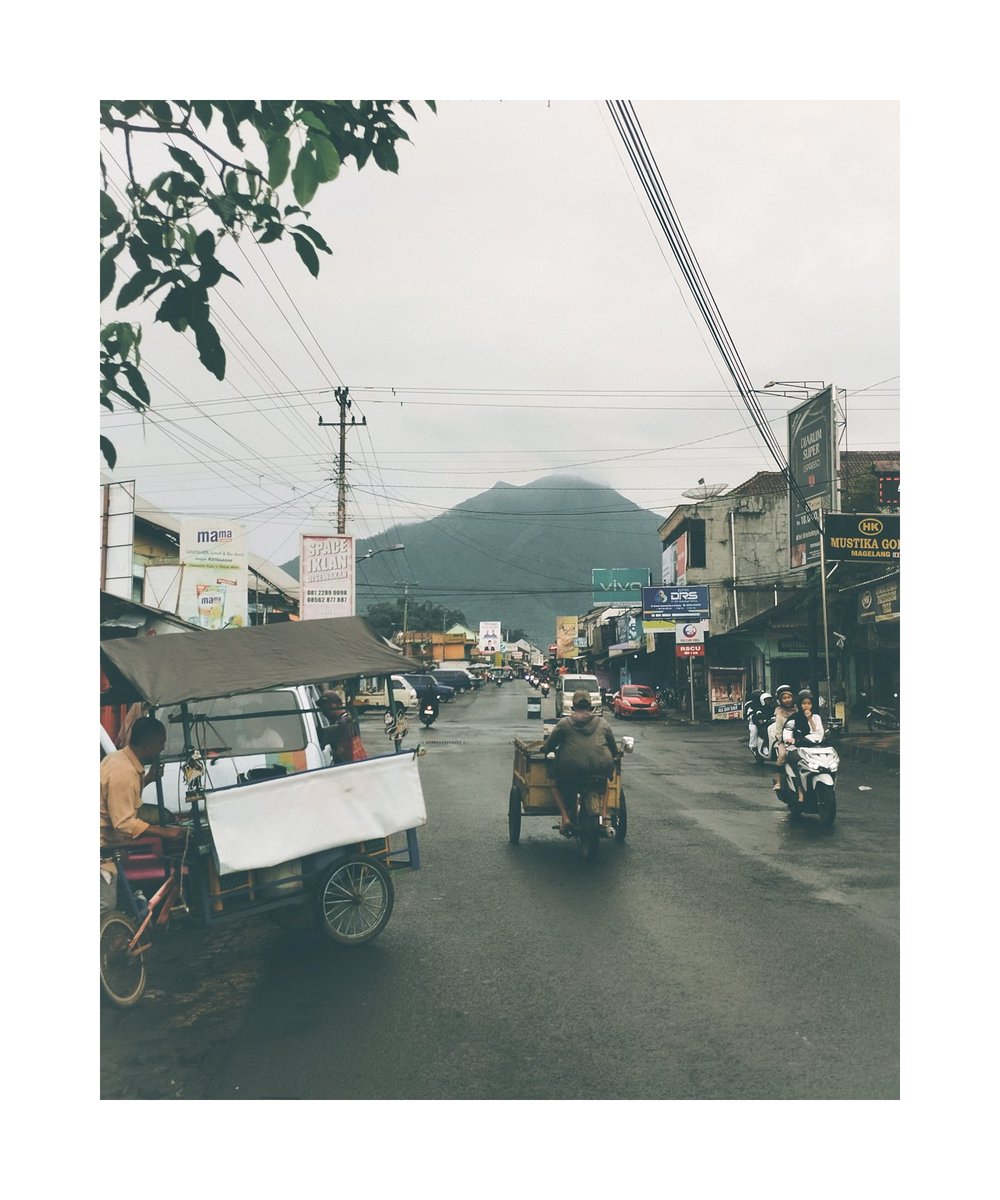 MarioKrisnawan's tweet photo. Pasar Grabag kab Magelang
#RandomVisual https://t.co/6WINTM2Mwo