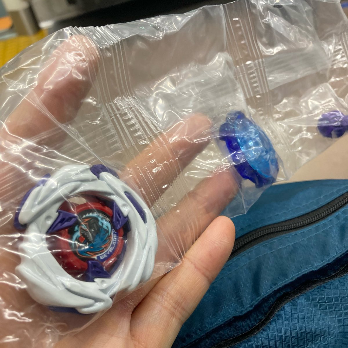 FBeyblader's tweet photo. 早起きして、コツコツ補充。何店か回れば1個くらい買えるかなって感じだね。 https://t.co/Ev7yyZeBzr