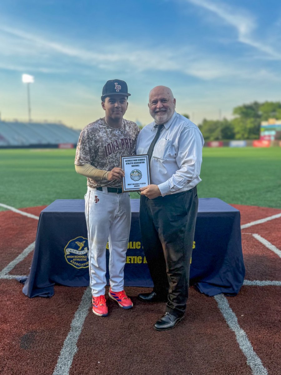 GaelsBaseball's tweet photo. Devin Diaz - 2026 Ron Patnosh @chsaabaseball Player of the Year‼️
#GoGaels⚾️ https://t.co/zQHa3nQfC4