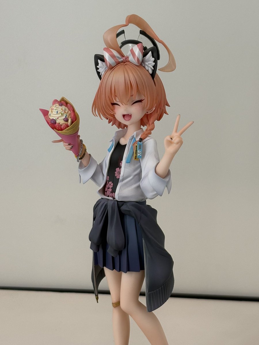 hajimeno1poo's tweet photo. WING様のブースではブルーアーカイブより新作のメモロビのネルと以前彩色を担当いたしましたイズナも飾られております！ https://t.co/JZwgjr2CsA