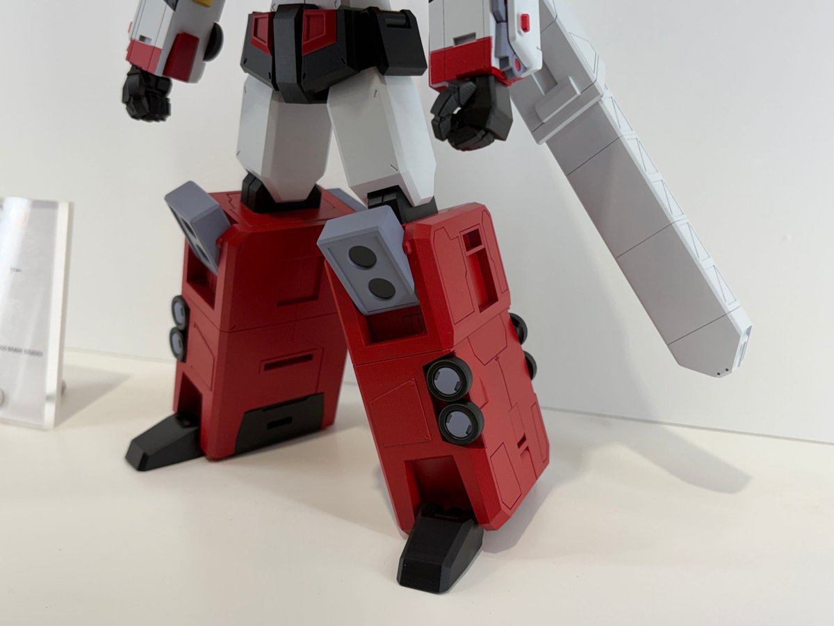PassionXFun's tweet photo. Good Smile Fest 2026 The Gattai Duke Fire (Source: Hobby Watch Impress)
#goodsmilecompany #anime #DukeFire #勇者警察ジェイデッカー #ジェイデッカー #デュークファイヤー #THE合体 #TheGattai #GSC #actionfigures #robot #スマイルフェス2026 #グッドスマイルフェス
https://t.co/DKVk1leH2z https://t.co/rGsVQYrOoT