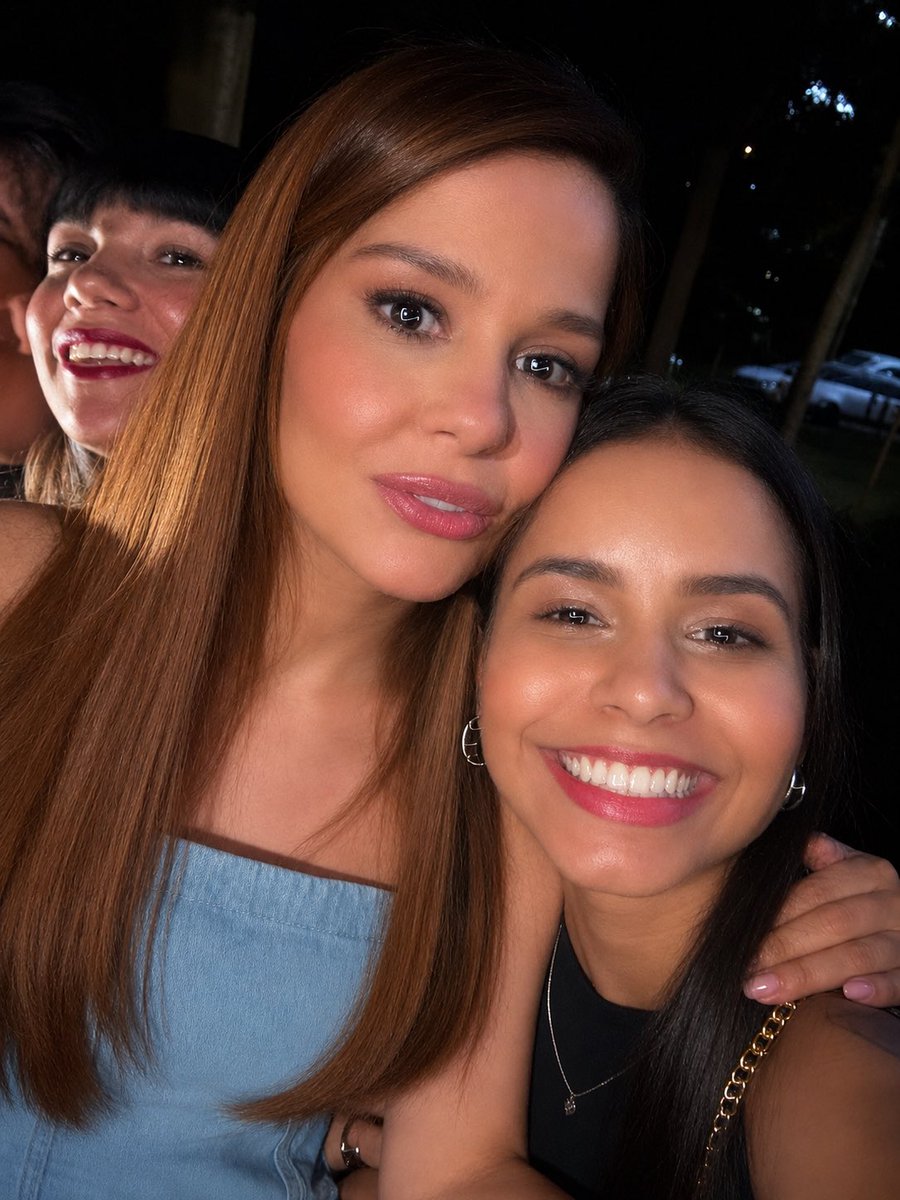 _uaiiduda's tweet photo. você não tem noção do quanto é especial💘

MAIARA TE AMAMOS https://t.co/Z5r2WioiwH
