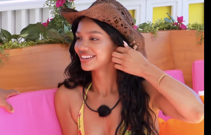 maxshoh's tweet photo. BIG MAMA BIG MAMA #loveislandusa https://t.co/trlDYzxgwZ