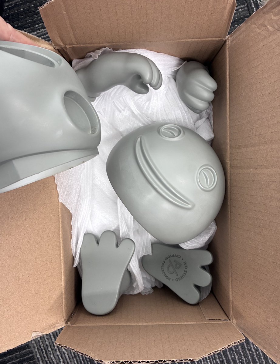 cryptobiart's tweet photo. 【Lonely Designer’s Journey】

Gray Mold Prototype has landed. There is no standing problem. Firm and solid status. 100% Satisfaction. 

Next stop: Final colored transparent prototype.

#Sofubi #Solopreneur #ComingSoon #prototyping #3DSample #Prototype  #Anime #Art #illustration #ArtToy #Figure #animearts  #Kawaii #Chibi #Otaku #Blender #3DModel 
#Kidult #blender初心者 #GrayMold