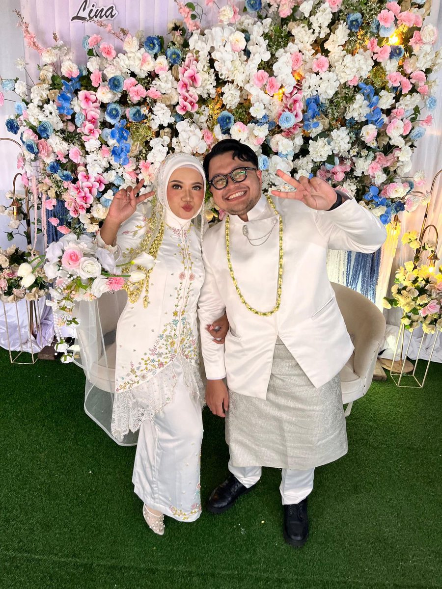 prtmald's tweet photo. dengan ini saya menyatakan tidak main twitter lagi karena sudah mendapatlan tambatan hati wkwk termakasih @hrdbacot wkwk aku berhasil mematahkan teori benang merah/jodoh gak jauh2 dari kita. jodoh aku jaraknya +- 1000km kok😭✨🤲🏻 https://t.co/DpK5bJKHAt