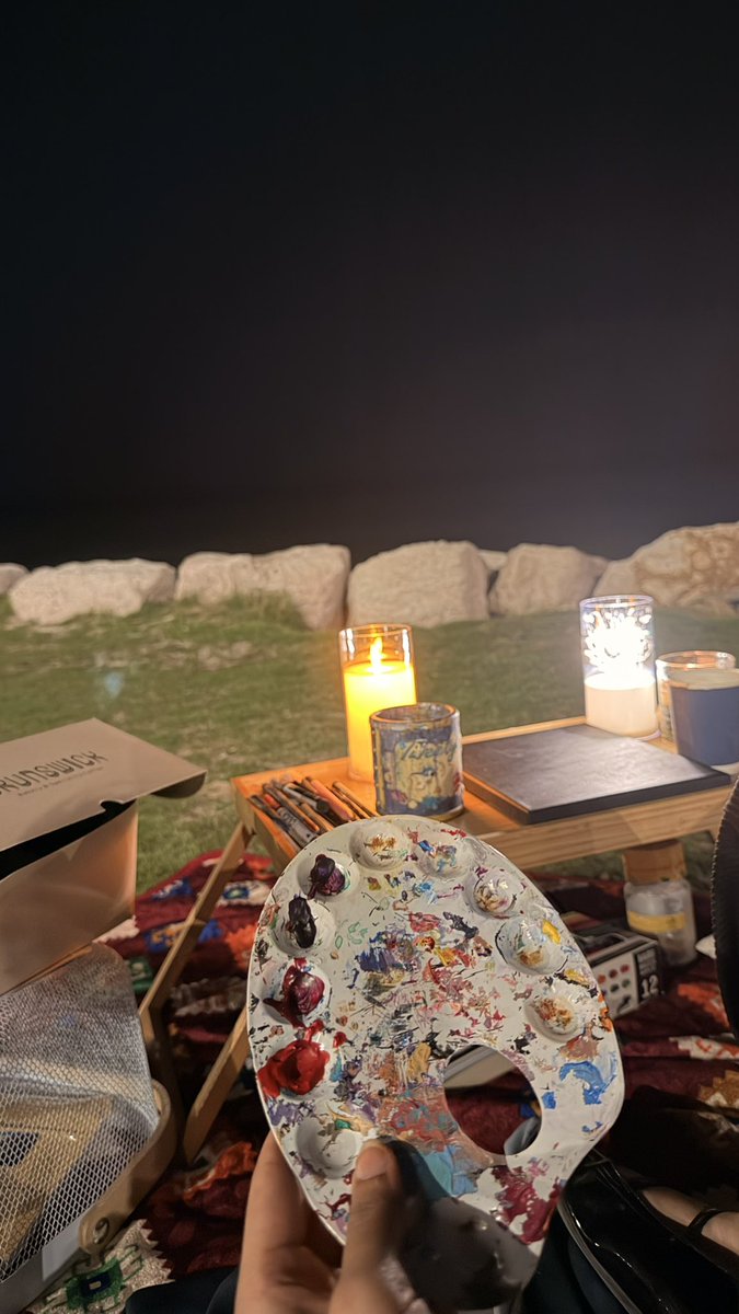 ayeshasar_'s tweet photo. Solo date🌊🕯️🤍🎨 https://t.co/H3sKqHjfhi