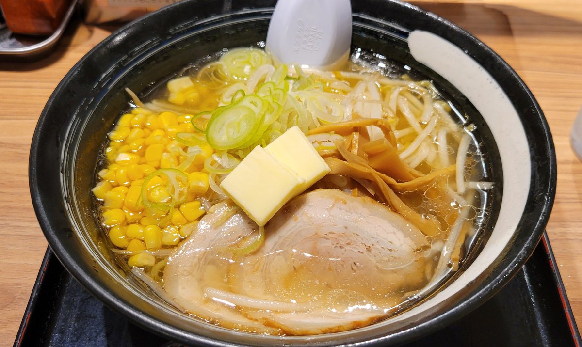 kozuusa2's tweet photo. 到着後はすかさずラーメン🍜 https://t.co/cSE29wZBFm