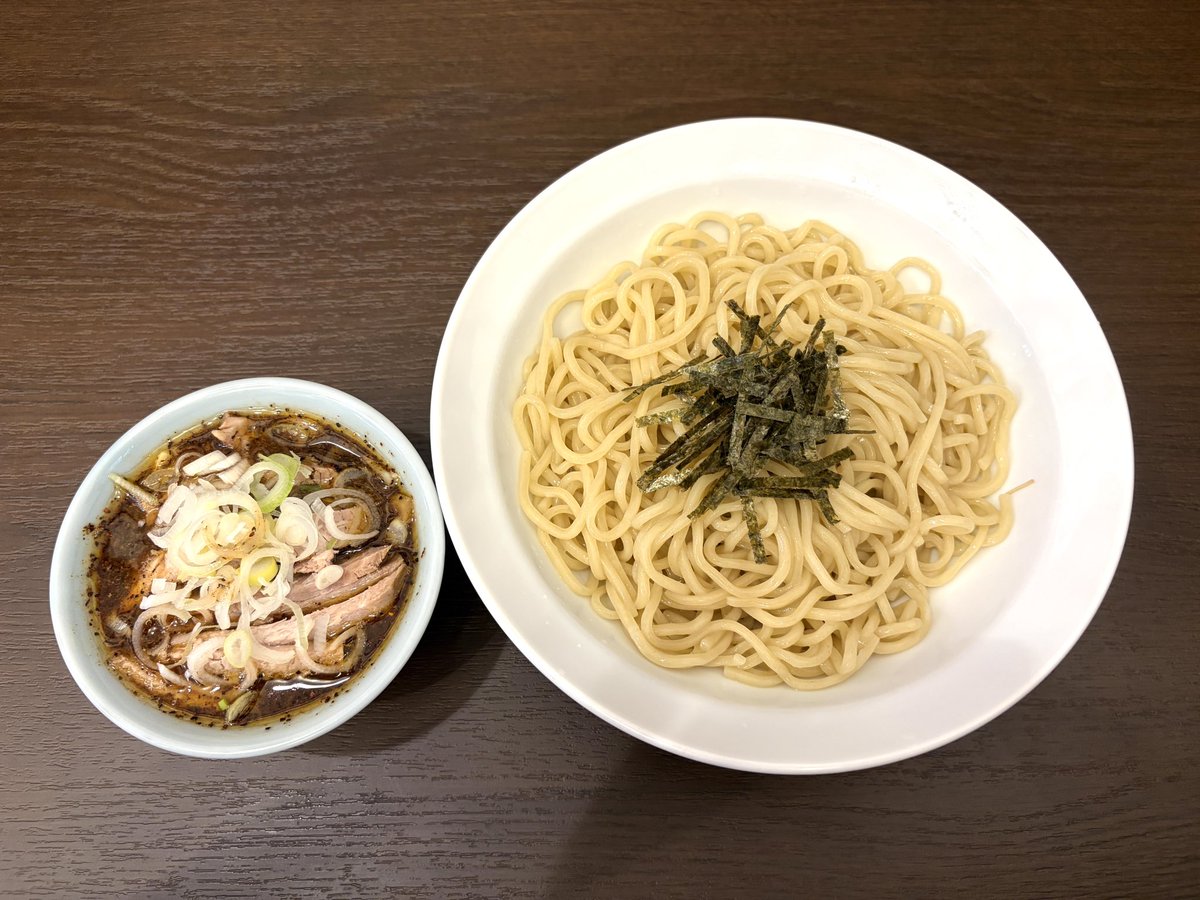 zumahi26's tweet photo. 気づいたら食べていたシリーズ

大宮ラーメン Paitan Works@大宮
『南銀星まぜそば』

深だし煮干中華そば ばつぐん@西日暮里
『深だし煮干中華そば』
『黒味玉』

中華そば ふうみどう@国分寺
『チャーシューつけそば』

豚ノヴァ 国分寺本店@国分寺
『ラーメン(1枚を豚ほぐしに変更)』
『うずら』 https://t.co/f0oKLCdjnM