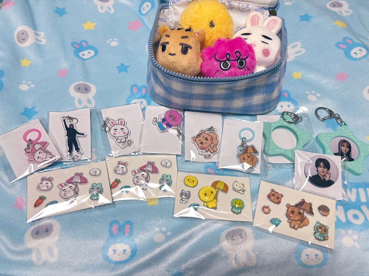 kaoneeeeew's tweet photo. SHINeeランダムトイ

会場近く到着しチェックインしたらオンラインで回せる!!
ただ会場受け取りは並ぶ😇受け取りまで時間かかる😇

先に受け取りレーンに並びながら回す方が良い✍️

中身が分かるから色んな所で「PayPay🎶」て鳴り響いてた🤣

ついつい追加買ってしまう危険⚠️笑 https://t.co/d4aK8JWvbj