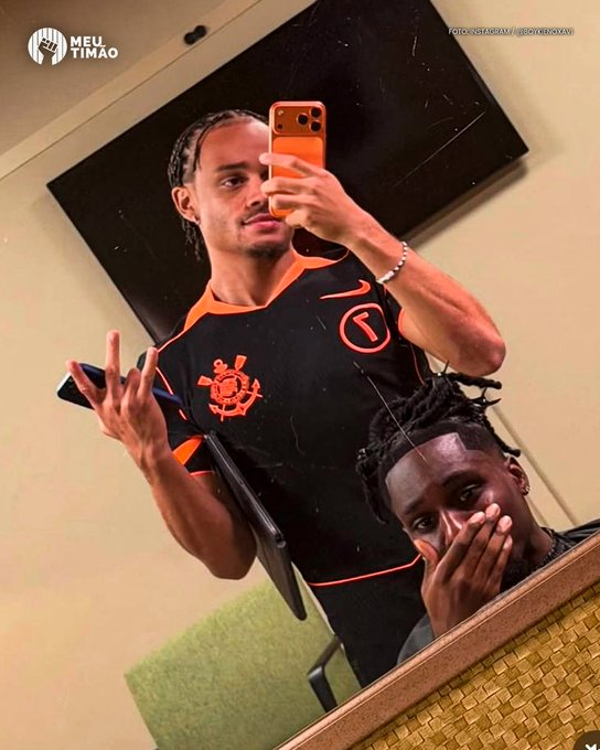 Alexandre100fax tweet media