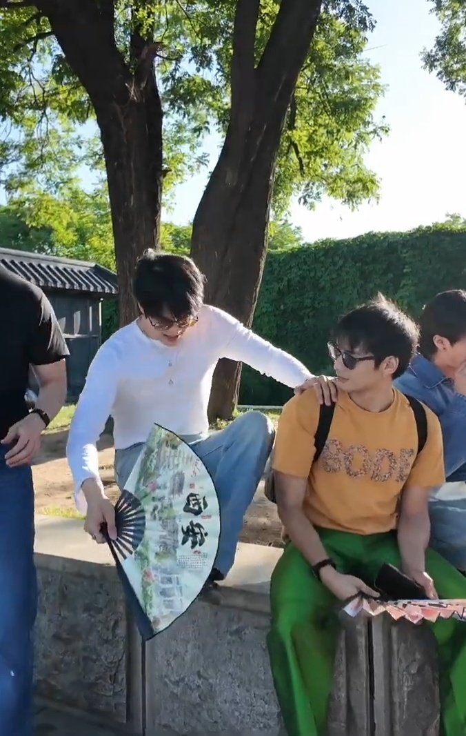 err0r8jjb's tweet photo. ขอจับ ขอแตะหน่อย อิอิ🤭

@milephakphum @Nnattawin1 
#MilePhakphum #ApoNattawin https://t.co/V8RQukyBcx