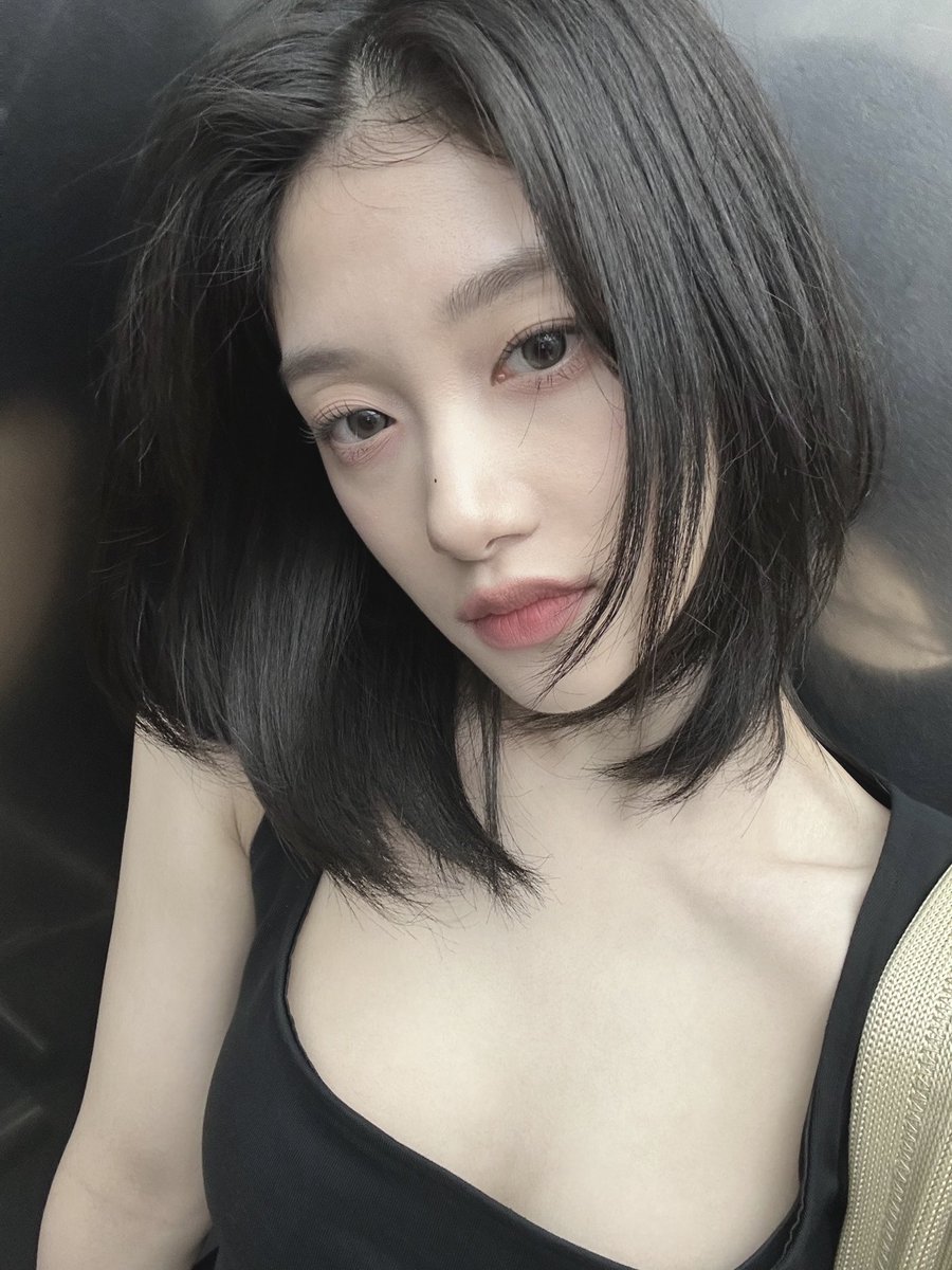 fromisdays's tweet photo. [260606 - 🐼 BUBBLE UPDATE]

🐼: [photo]
🐼: Have a great weekend [Y/N] ☀️

#fromis_9 #프로미스나인 
#SEOYEON #이서연 #YSY https://t.co/CWFOoj9DiZ