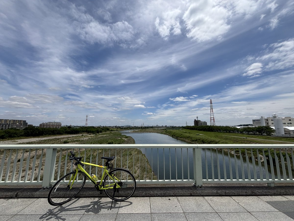 faltboat's tweet photo. カヌーに行きそびれた日は、
多摩川サイクリング

川に魚がいっぱい見える https://t.co/QLZmBSEXor