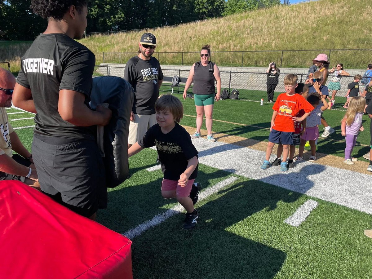 EastHall_FB's tweet photo. Great Jr Viking Camp and Ladies Clinic!! 
#OKGs 
#TOGETHER 
Go Vikings!
@Matttur @COACH_ESPI @CoachJoeyRider1 @CoachJimboHale @ZachJohnson58 @ThaTruthAthlete @CoachToddWinter https://t.co/3kZmplgfkZ
