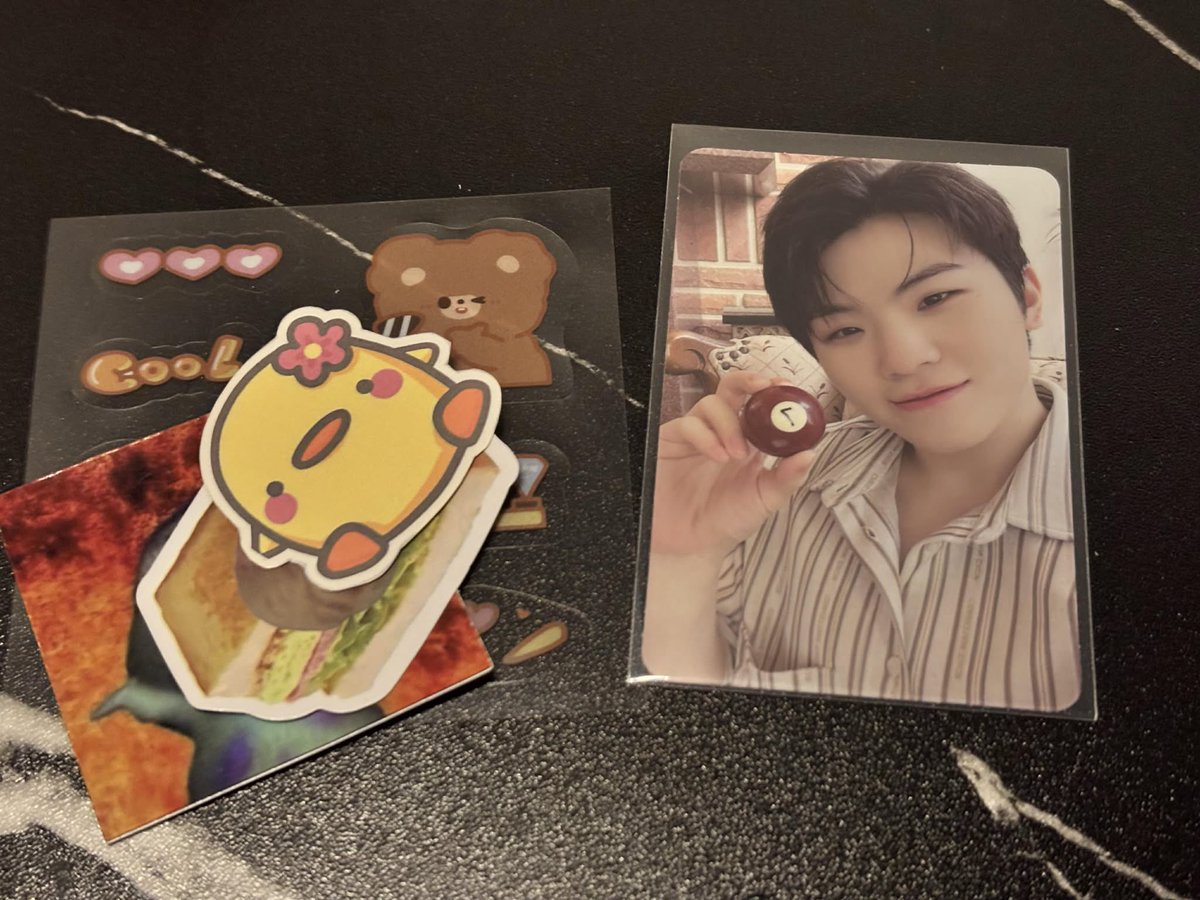DemJez's tweet photo. Uji is home 💗 Thank you po, @406carts 💗 thank you also for the freebies!! #jaeyunaissold https://t.co/gpkUAdfhY7
