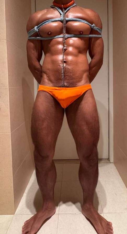musclefistee's tweet photo. 奇裝異服 https://t.co/0r2ETGWuwn