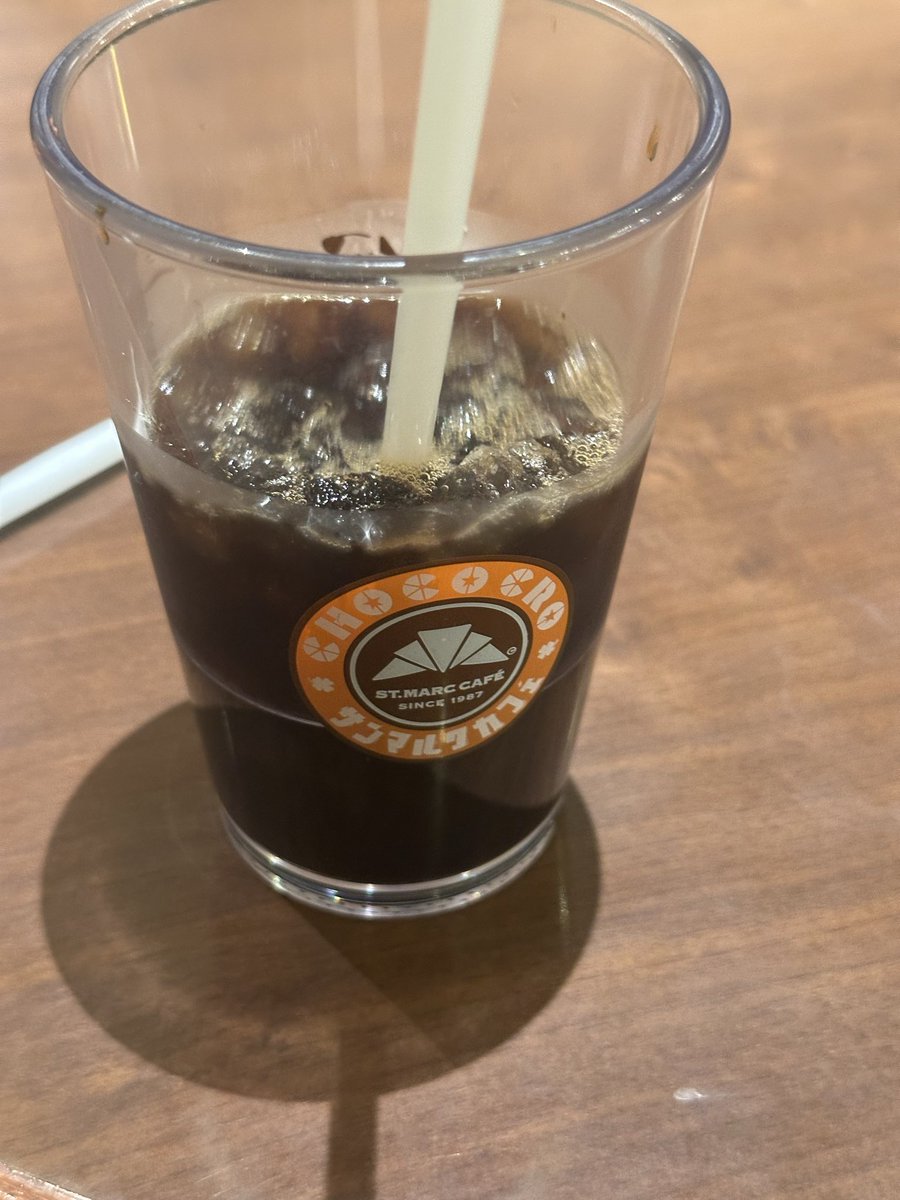 byps29's tweet photo. 酸丸句がサンマルクで1人ブレスト中してます🙄テーマは社会貢献です。 https://t.co/rNCYfwenk9