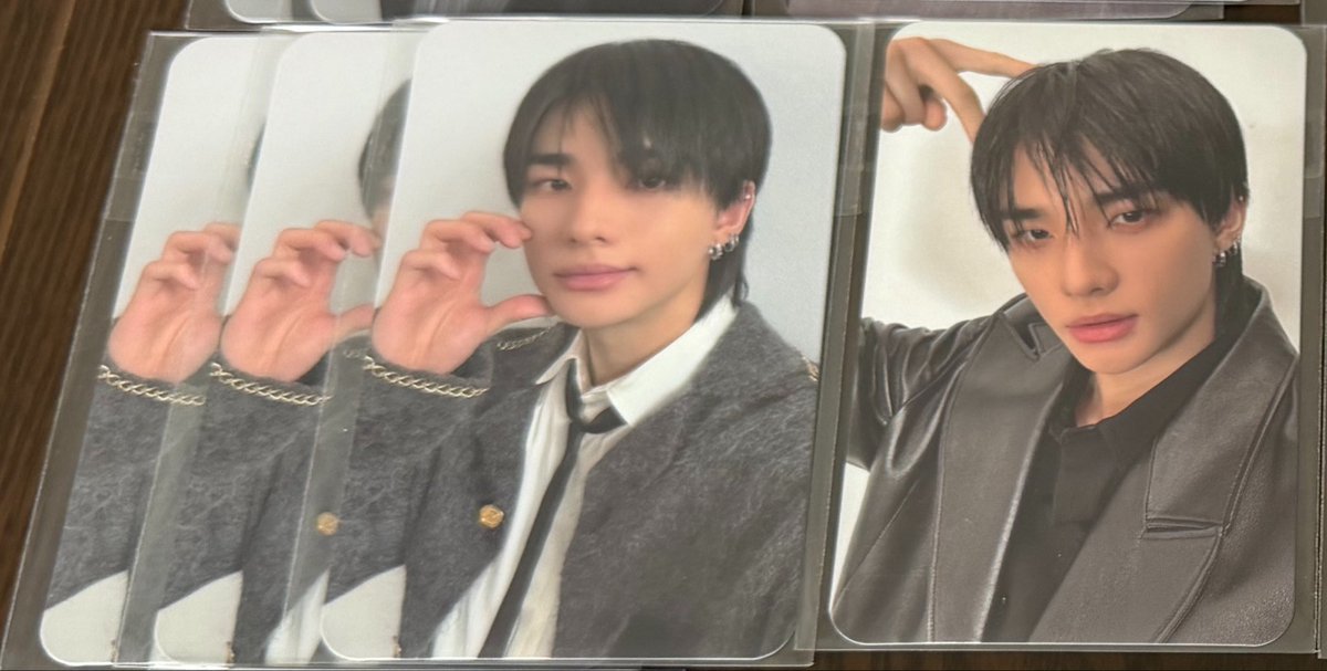 LE_SSERAFIM_pc's tweet photo. @1nDSXdKiNL68038 リプライ失礼致します。
異種交換になりますが、ハンのポーチとハントレカA、ヒョンジンシールとヒョンジントレカBの2:2の郵送交換は可能でしょうか？ご検討よろしくお願いいたします。 https://t.co/GIVsHDqJXU