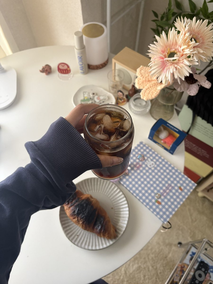 _______ri11's tweet photo. パン焦がしちゃったけどなのか、焦がしちゃったからなのか、良い土日になりそう https://t.co/WcGuNbdVNd