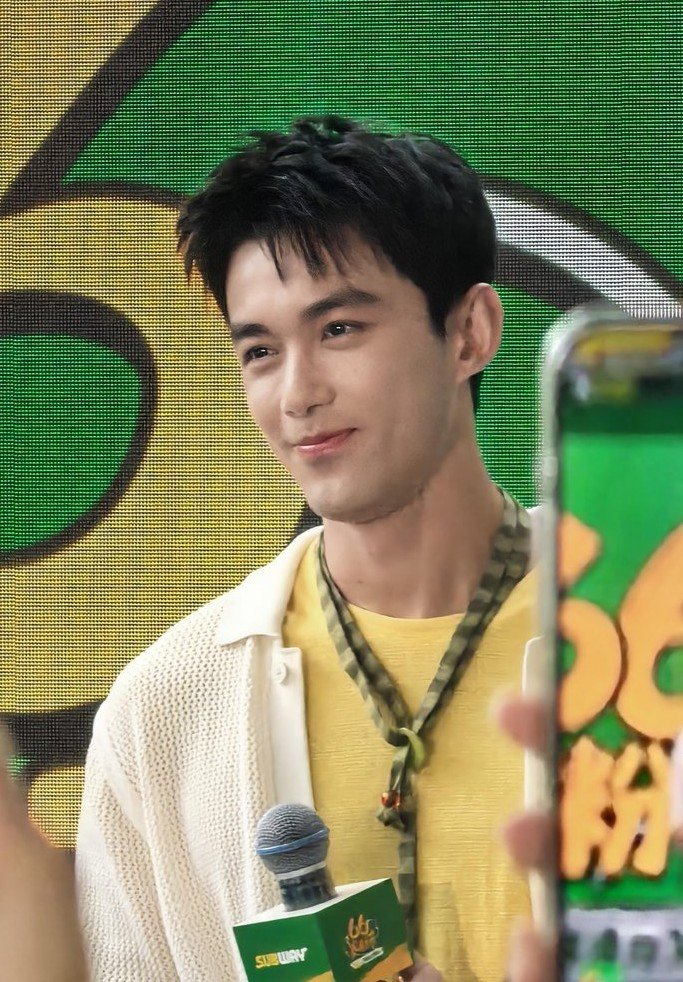 leimi_p's tweet photo. น่ารักขนาดนี้ได้ยังไงงงงง !! 😍😍
#อู๋เหล่ย #wulei https://t.co/mdn6UsHZcL
