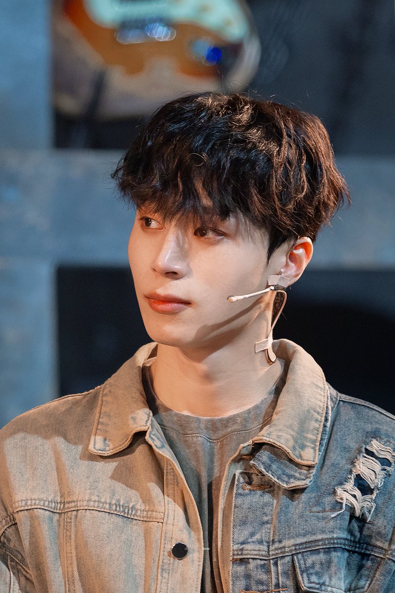 _dbtown's tweet photo. 260531 뮤지컬 <펑크> 낮공 무대인사
잭 | 황건우

🤟🤟 https://t.co/i1o4xIJYD3