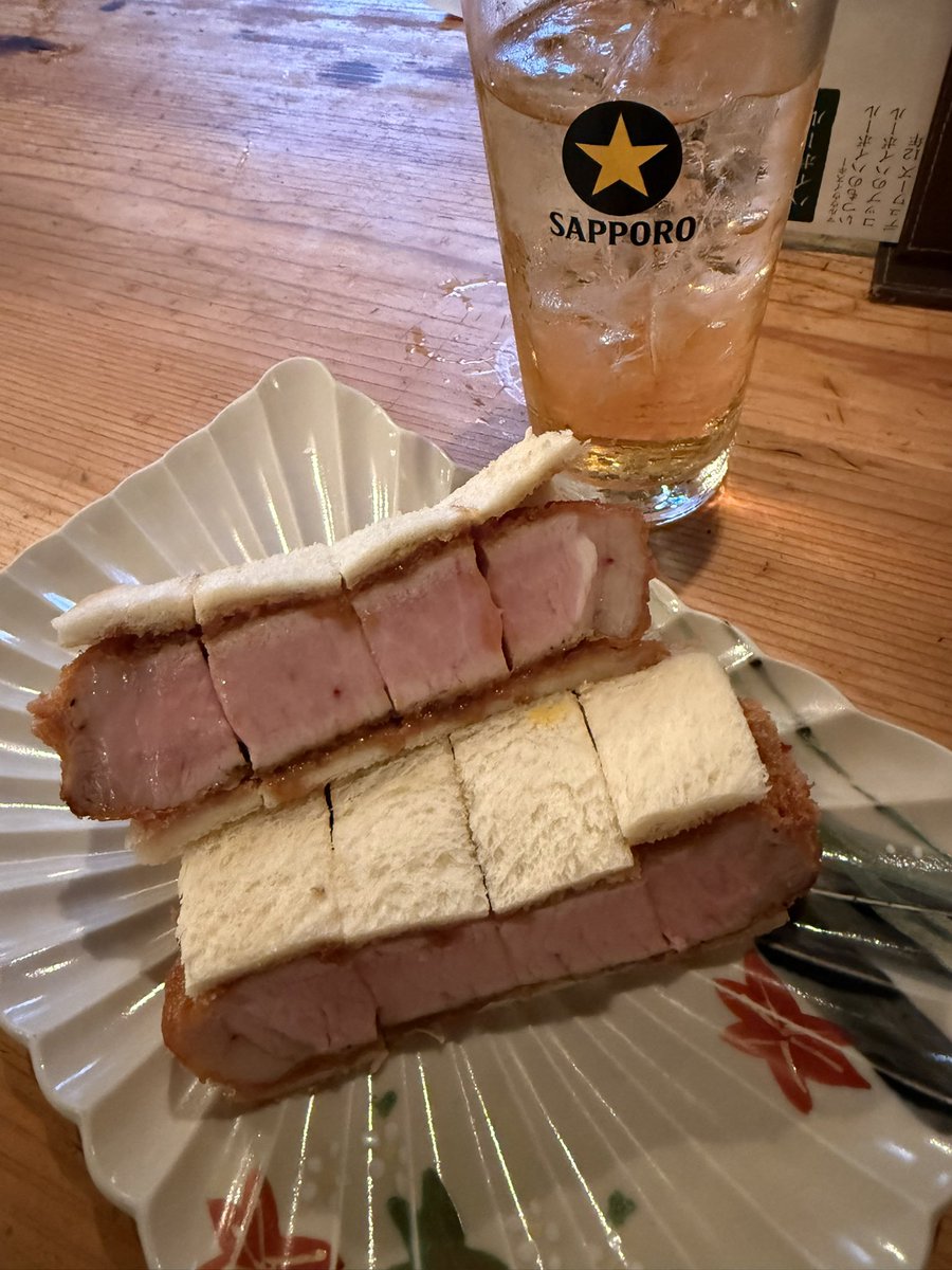 halfguard's tweet photo. 何食べても美味かったけど、おばんざい6種おまかせと〆の米沢豚一番育ちカツサンドはめっちゃ美味かったです。 https://t.co/QEUl30OPbT