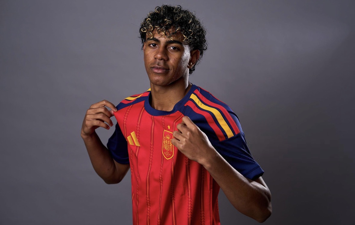 FCB World tweet media