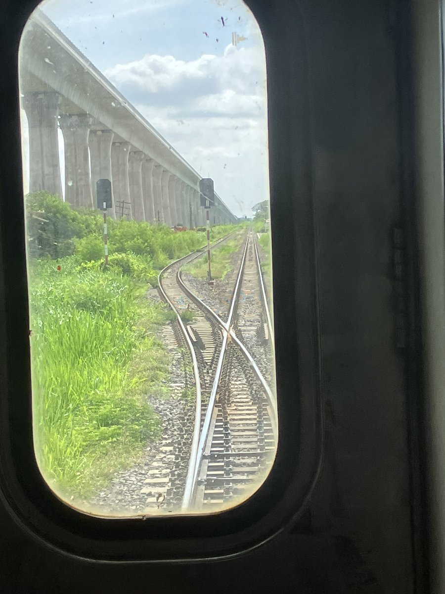 RTfmh7's tweet photo. 久しぶりナコンラーチャシーマー行き
高速鉄道高架橋はけっこうカタチになってきましたが、運行開始はいつになることやら。 https://t.co/2yP3efoUhn