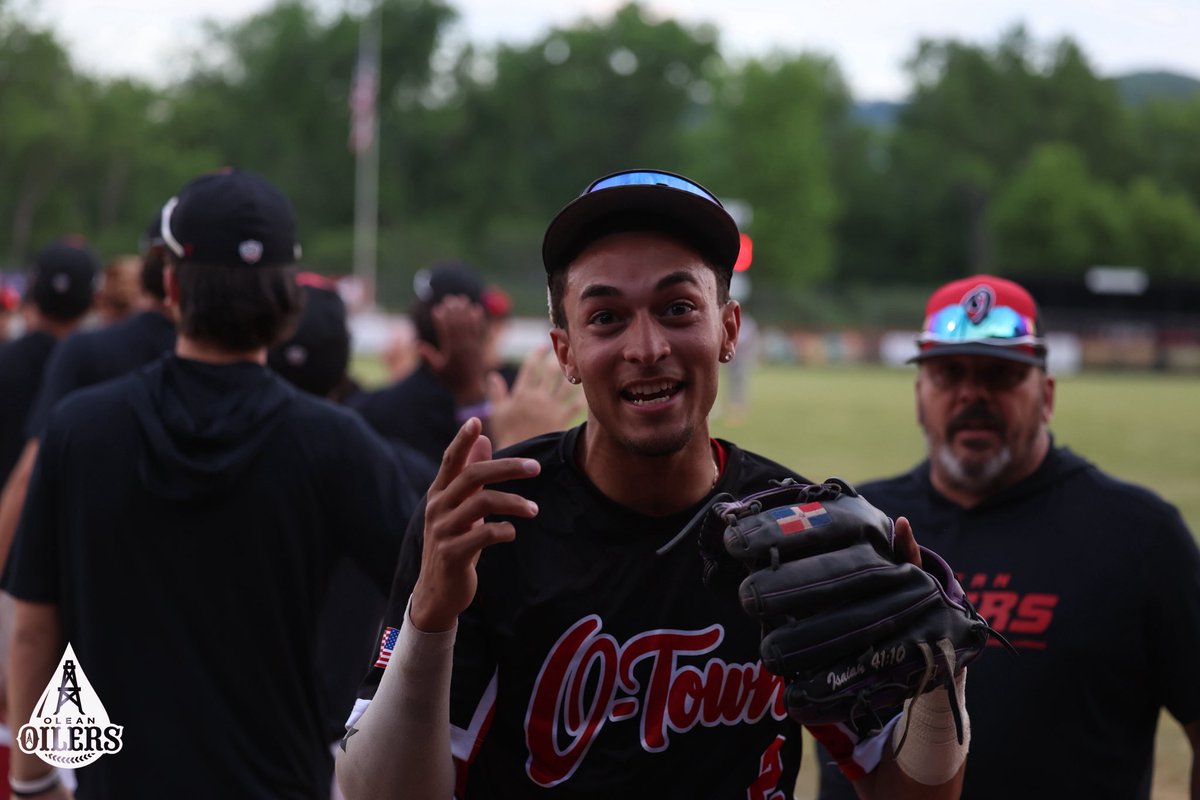 OleanOilers's tweet photo. That home dub feeling 🛢️

We need your help filling Bradner Stadium again tomorrow night as we host the Niagara Ironbacks at 6:30 pm. See you there #Oilers Nation. https://t.co/r2YbL4jhSE