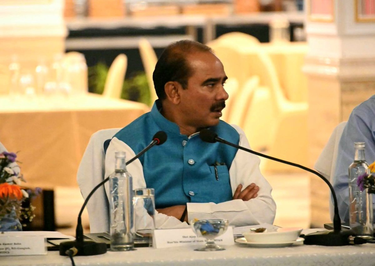 sikkimgovt's tweet photo. MoS for Road Transport and Highways Mr Ajay Tamta @AjayTamtaBJP reviewed key road infrastructure projects in Sikkim along NH 10 and NH 510.

He reviewed the Rhenock–Rongli Road 15.30 km with estimated total cost of ₹595 crore and NH 10 upgradation 25.75 km with estimated total cost of ₹1,018 crore, along with proposed bypass works at Rangpo–Rorathang and Melli–Singtam.

He further reviewed @nhidcl projects including 58 km completed works with investment of ₹1,323 crore and 147 km ongoing works with investment of ₹3,749 crore.

Under @MORTHIndia Road Wing, 117 km completed works with investment of ₹1,202 crore, 50 km ongoing works with ₹439 crore and 58 km upcoming projects with ₹2,575 crore were reviewed.

He also reviewed the @BROindia maintained Gangtok–Sherathang–Nathu La road on NH 310 and directed provision of lay-byes for tourist vehicles and landslide mitigation measures.

The Minister directed faster execution, improved safety standards and timely completion, including Gangtok Bypass Road by November 2026.

@PSTamangGolay
@PIBGangtok
#Sikkim 
#NathuLa
 #NH10