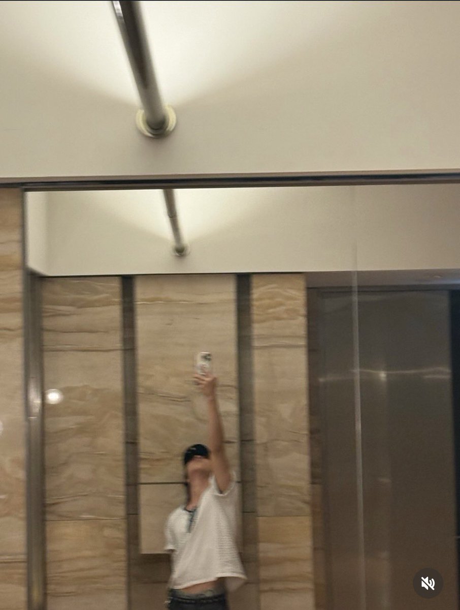 maybevanille's tweet photo. oh ur kidding hes too cyute https://t.co/TLns9HI4AD