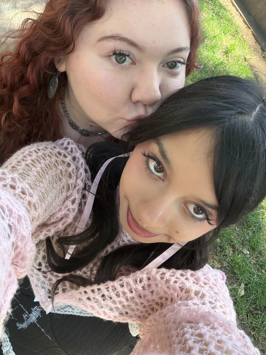 reserv0irthots's tweet photo. also #happypride i am gay and so is my beautiful girlfriend :) https://t.co/rQ2Yc0ZjrW