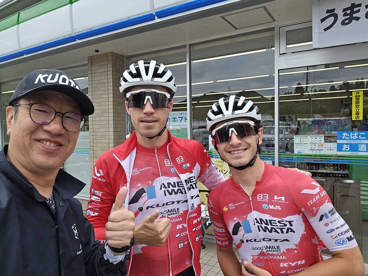 kuwaroto's tweet photo. 野生のダーティとラッカー ニに遭遇 😁彼らはもう明日 日本を発つので会えるのは最後かな https://t.co/7Q2VzWjXSs