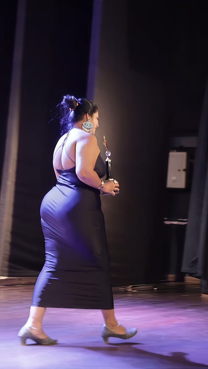 anika_sonii's tweet photo. Cameraman focus 💀🥵🌚 https://t.co/00NIsvwYKR