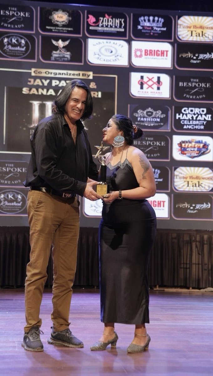 anika_sonii's tweet photo. Cameraman focus 💀🥵🌚 https://t.co/00NIsvwYKR