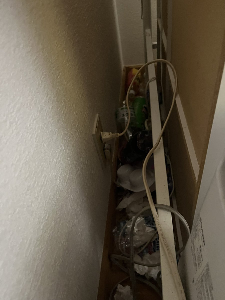 alpf8q's tweet photo. #汚部屋界隈 https://t.co/wWbHI6vWqh