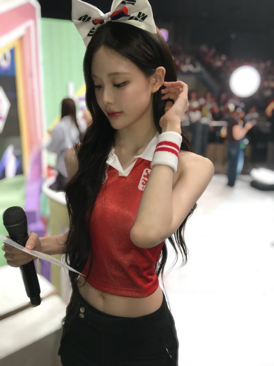 keycap_kb's tweet photo. 방지민 직각어깨 볼 때마다 감탄만 나옴
아침부터 힘주려고 사진 잔뜩 올려준 거 정말 효녀다 https://t.co/GGl9pBSAJz