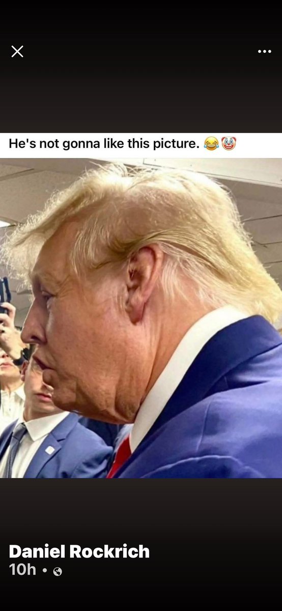 beauremindigo's tweet photo. @krassenstein Isn’t it hard to believe that the president of the United States is so petty &amp; has nothing but time on his hands.  He doesn’t even have to alter his portrait, fugliest mf.  But I must say that concealer on his hand really does keep him youthful! https://t.co/c5foLOT90A