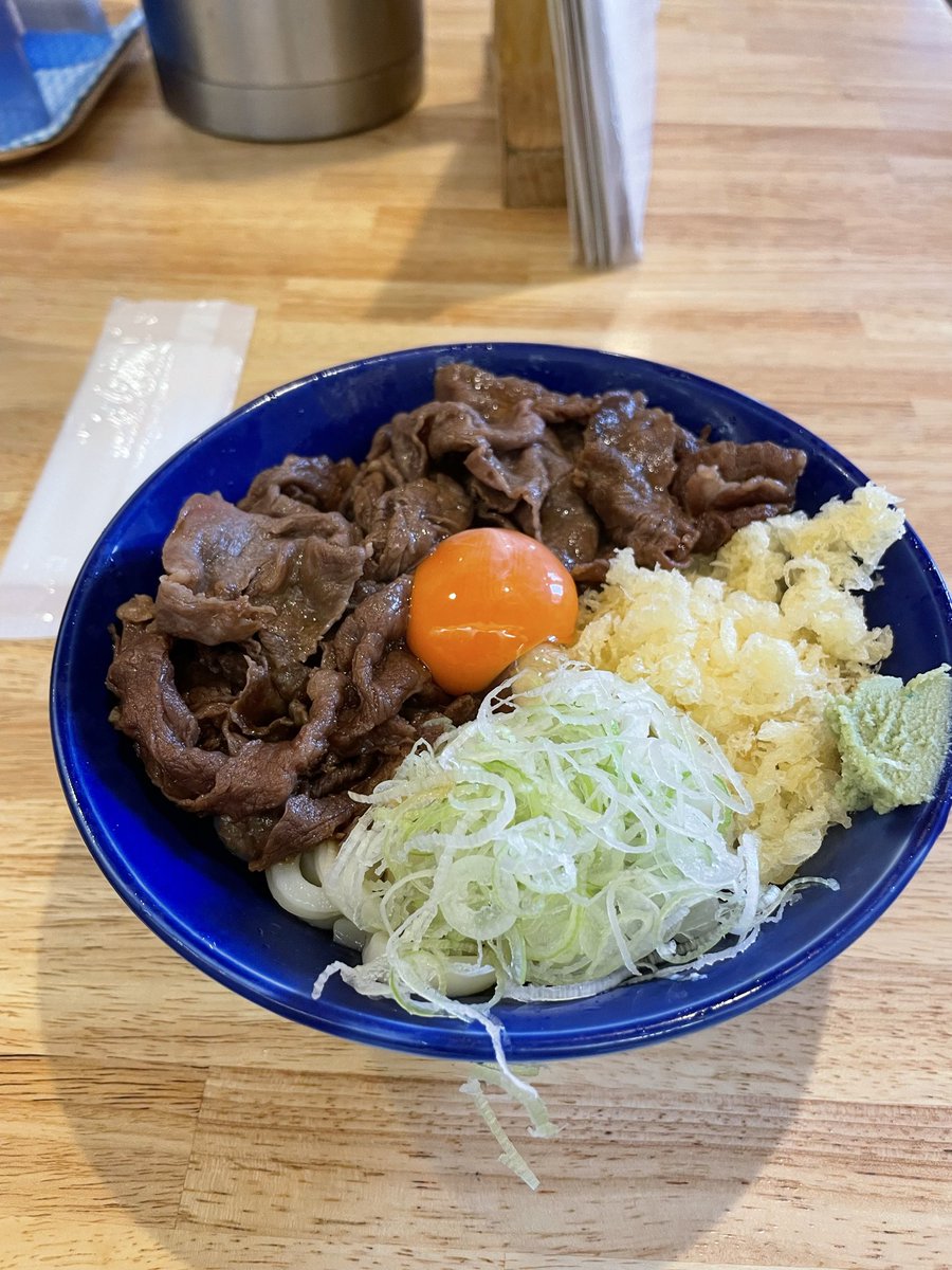 skyperfec's tweet photo. 今、横にとある牧場主がいます。

店長さんを見て落ち着かない様子でいるから何かあったらすぐに通報しないと… https://t.co/HCiX94iXsW
